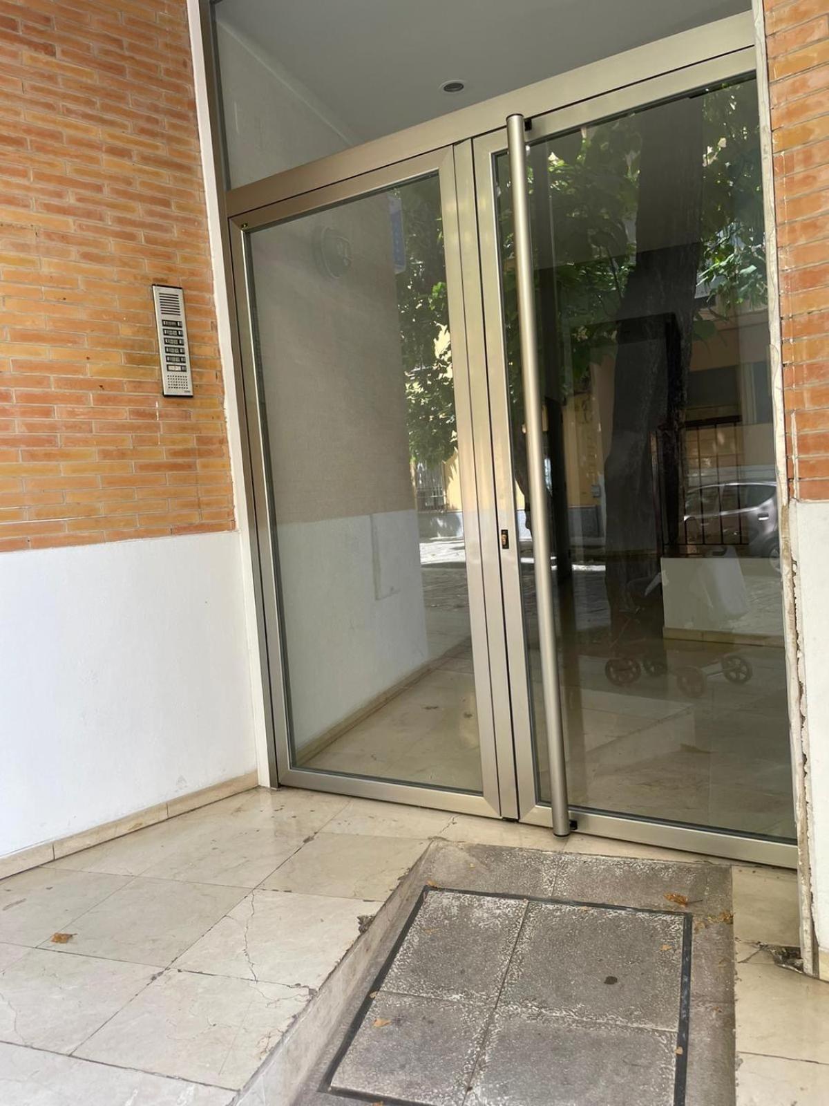Apartamento Entero En Los Jardines De Murillo Севиля Екстериор снимка